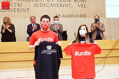 Due studenti di UniTe e del Braga si scambiano le magliette